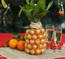 Facem un cadou original și frumos - ananas de șampanie și dulciuri