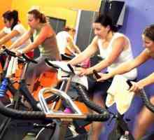 Interval de antrenament pe o bicicletă de exerciții pentru o pierdere eficientă în greutate