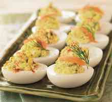 Cum să ocupe ouăle cu conserve și muștar?