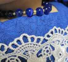 Ce va costuma bijuterii pentru o rochie albastra?
