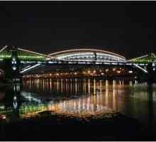 Podul lui Bogdan Khmelnitsky - unul dintre cele mai frumoase poduri din capitală