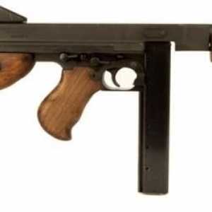 Arma automată a lui Thomson este o armă de gangsteri folosită de forțele armate din multe țări