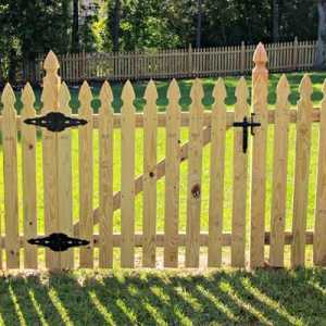 Gard din lemn - cel mai bun material pentru garduri