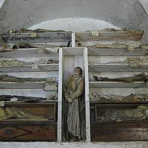 Orașul Italic al morților: Catacombele din Capul de la Palermo