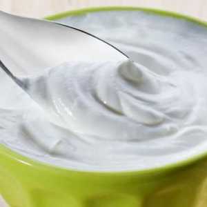 Iaurt: conținut caloric de iaurt de băut, natural, de casă, iaurt "miracol"