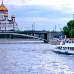 Călătoresc o navă cu motor în Moscova - o vacanță excelentă în capitală