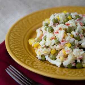 Salata de crab clasic: o rețetă pentru un fel de mâncare delicioasă pentru viața de zi cu zi și…