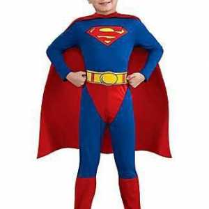 Costumul Superman este un costum popular de carnaval