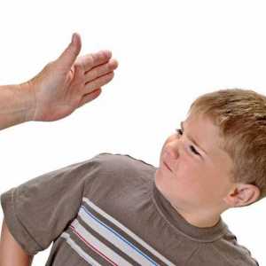 Este posibil să bați fundul copilului? Consecințele fizice și psihologice ale pedepsei corporale