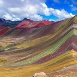 Munții de curcubeu din Peru: ce sunt interesante și cum se ajunge acolo?