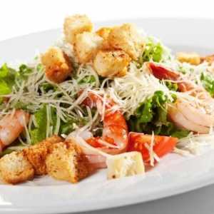 Salata de Caesar cu creveți: o rețetă rafinată și delicată