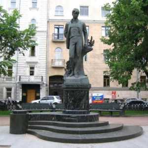 Cel mai faimos monument din Rusia, Yesenin