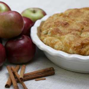 Charlotte cu mere în multivarchet: o rețetă pentru a face o plăcintă gustoasă și magnifică
