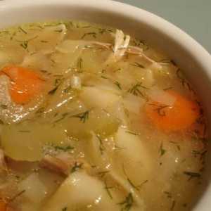 Supa de varză proaspătă cu pui este o primă farfurie consistentă și parfumată
