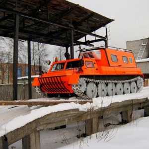 Vehicul universal pentru terenuri de teren GAZ-34039 - tractor pe șenile