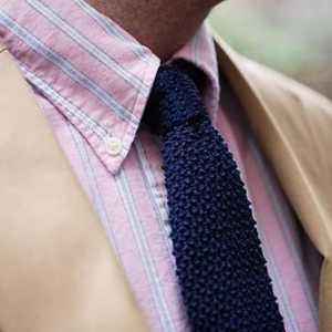 Îți place o cravată cu o cămașă cu mânecă scurtă?