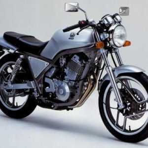 Yamaha SRX 400 este o motocicletă populară