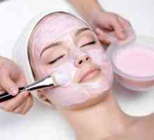 Curățarea feței în salon: argumente pro și contra