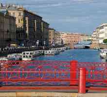 Podurile colorate din Sankt Petersburg: Roșu prin râul Moika