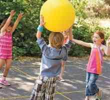 Jocuri cu mingea în natură - beneficii pentru copii și adulți