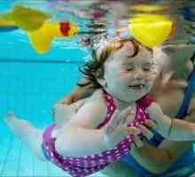 Cum să înveți un copil să înoate? Primele lecții de înot: sfaturi