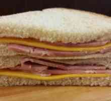 Un sandwich clasic (cu șuncă și brânză) este o opțiune excelentă pentru un mic dejun consistent