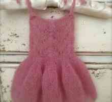 Rochie frumoasă tricotată pentru o fată de 1 an