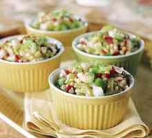 Salate ușoare pentru o masă festivă: mai multe rețete