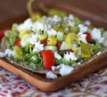 Salate ușoare pentru cină: rapidă, gustoasă și satisfăcătoare!