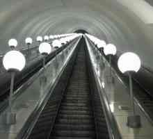 Metroul din Moscova, cea mai lungă scară rulantă din lume, și alte curiozități printre scări rulante