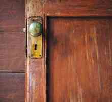 Restaurarea unei uși de lemn: o instrucțiune pentru meseriașii de acasă