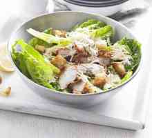 Caesar salata cu pui si varza Peking: reteta si istoria gatitului