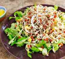 Salată cu castraveți proaspeți și pui afumat: rețete și caracteristici de gătit