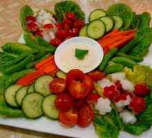 Salate în mână - design original și gust fin