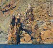 Rock Poarta de Aur (Koktebel, Crimeea): descriere, legenda, excursie pe mare