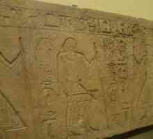 Statuia lui Faraon Amenemhet III și alte exponate ale sălii egiptene a Schitului