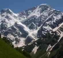 Cascada Devichi scuipă în regiunea Elbrus