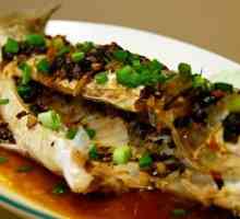 Coaceți peștele în cuptor cu legume. Cele mai delicioase rețete