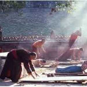 5 Exerciții tibetane. Practicati "Cinci perle tibetane"