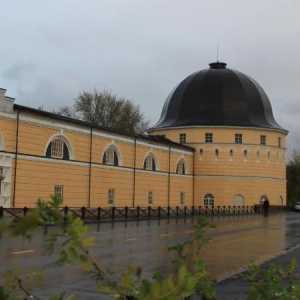 Arhangelsk, Gostiny Dvor: istorie, muzeu, expoziții
