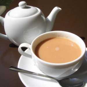 Чай без сахара с молоком: калорийность и польза