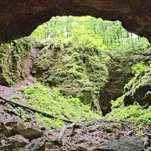 Ce este remarcabil în Peșterile Ichalkovskii?