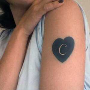 Ce poate însemna un tatuaj cu litera `C`