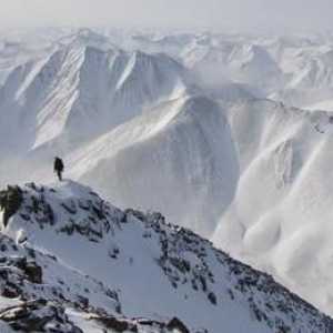 Chukchi Highlands - marginea dealurilor montane și a lacurilor de adâncime