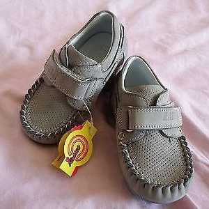 Pantofi pentru copiii de iepure - alegerea părinților care se ocupă de îngrijire