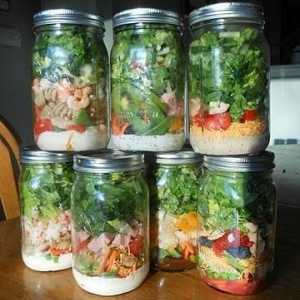 Conservarea de casă fără complicații inutile: rețetă pentru salată de legume pentru iarnă