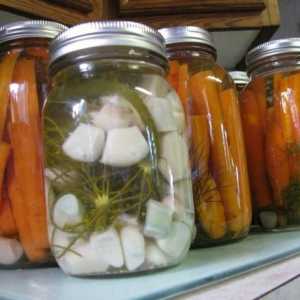 Preparate de origine: morcovi, marinate pentru iarnă
