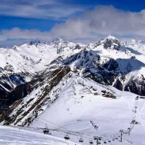 Dombai este o stațiune de schi. Descriere, locație și recenzii ale turiștilor