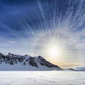Punctele de atracție ale continentului de gheață. Cădere de apă în Antarctica