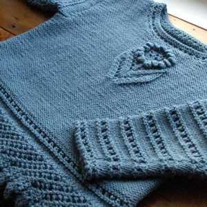 Pulovere pentru fete, ace de tricotat: idei pentru inspirație